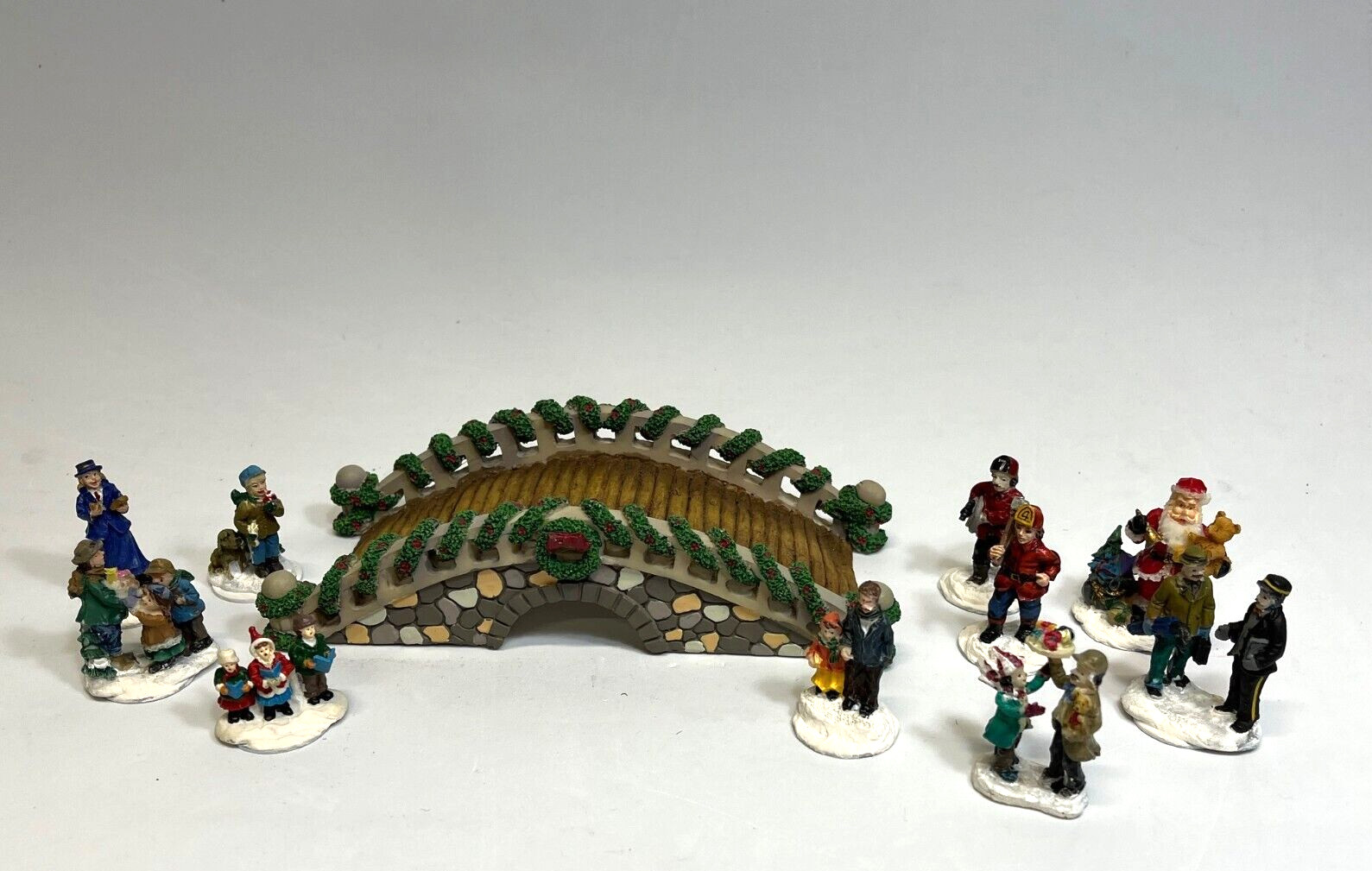 Lemax Christmas Village Train platform Accessory Foot Bridge and Miniatures