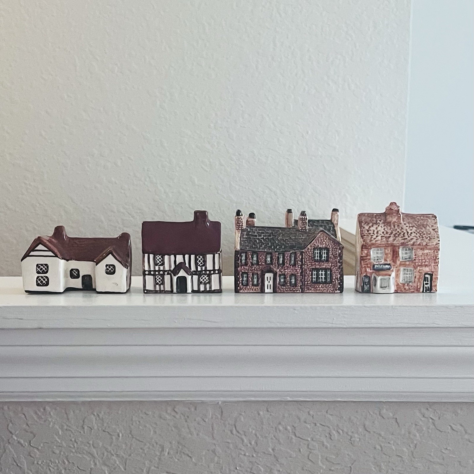 John Putnam Brontë + Heritage House + 2 UK Miniatures – Medlan Ltd, England Lot
