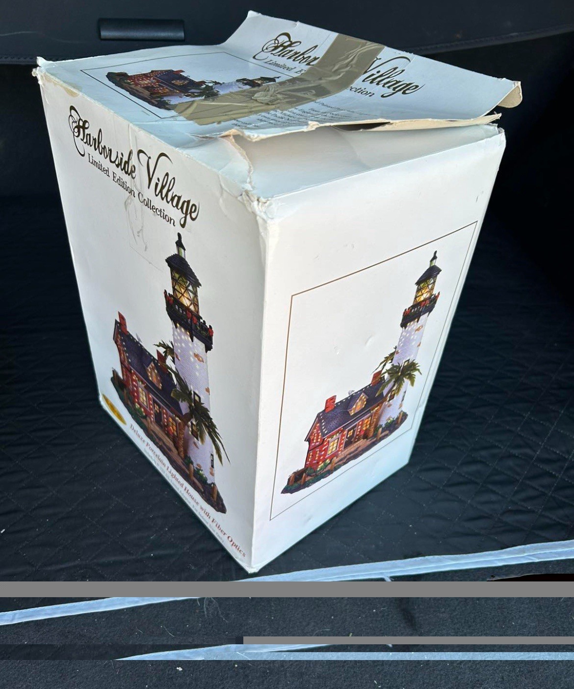 Harborside Village Collection “Holland, MI” Lighted House in Original Box