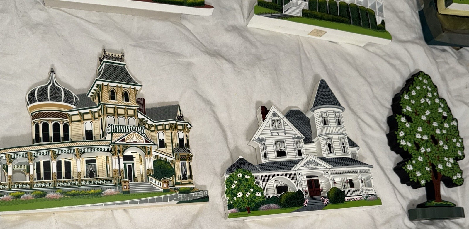Shelia’s Collectibles Painted Wooden Victorian Houses 9pc Set lot