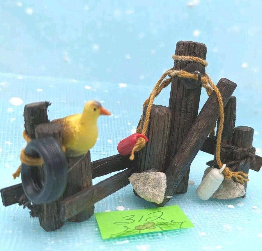 Lemax Wooden Mooring 14648 Nautical bird Christmas Village Accessory INV312