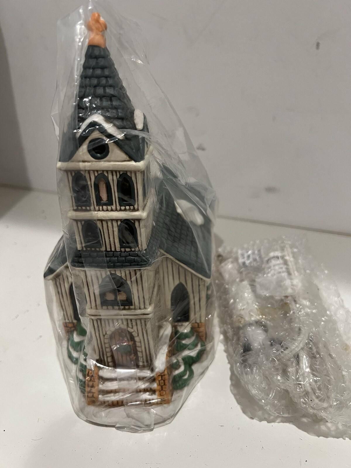 Colonial Village Lighted Church Lefton China 1989 Hand Painted Byron Wood #07333