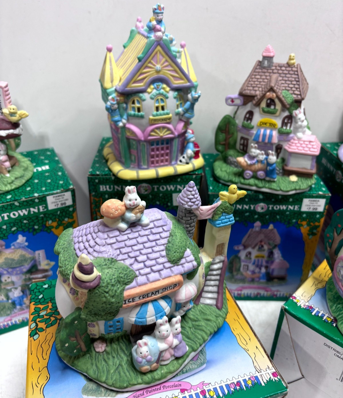 Bunny Towne Fruit Shop Porcelain Lot Of 6 Bunny Village House w Box Easter Decor