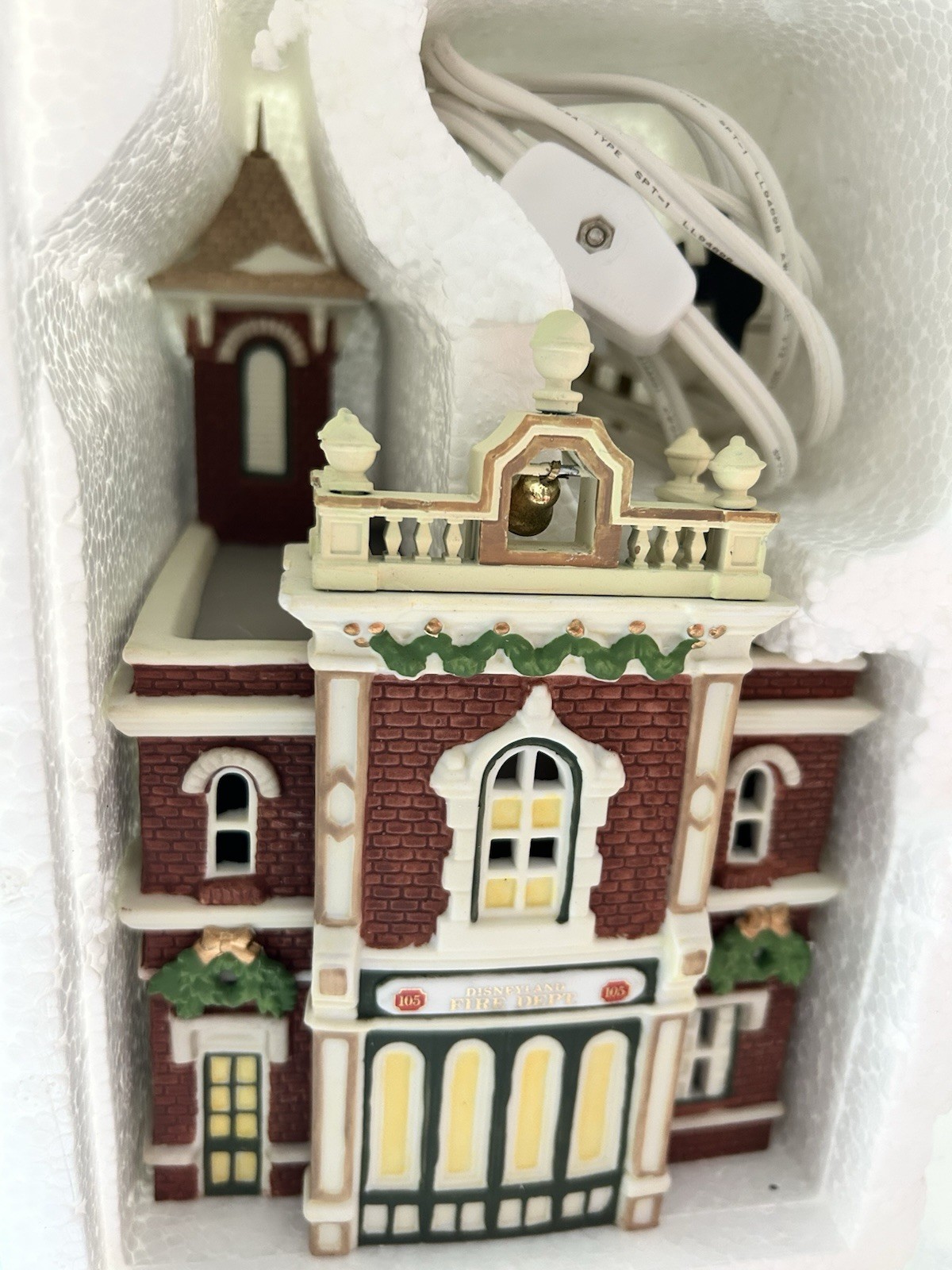 Dept 56 HeritageCollection Disney Parks Village Series Disneyland Fire Dept #105