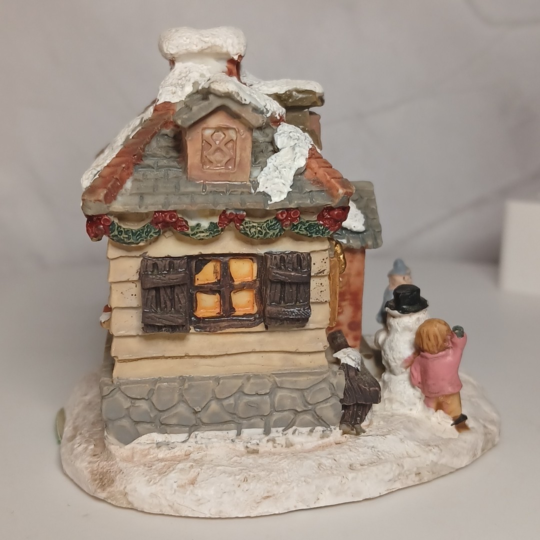 Cottage Winsor Collection Candy Shop Figurine Christmas Village Miniature House