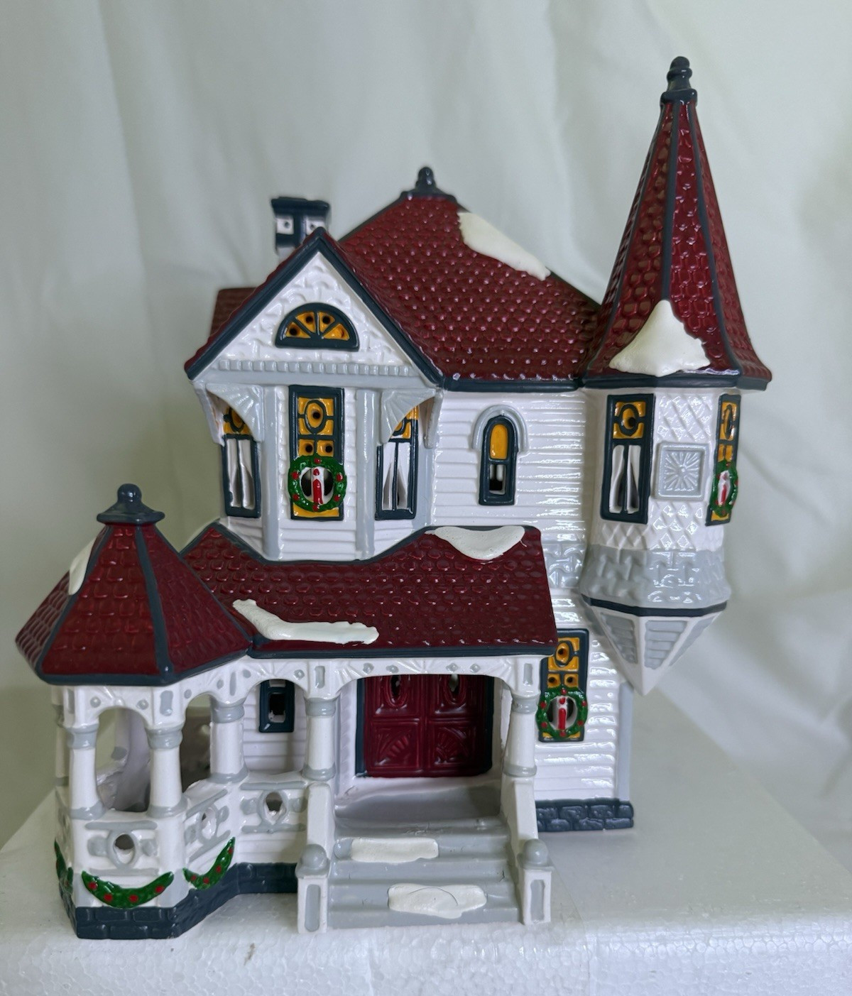 Department 56 Snow Village Queen Anne Victorian House, Ceramic, Boxed
