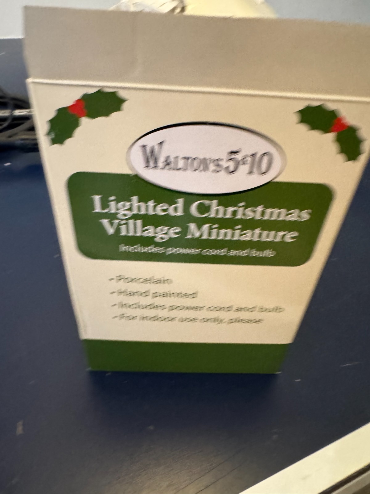 Holiday Time “Walton’s 5-10 STORE” Christmas Village 2005 Retro Collection