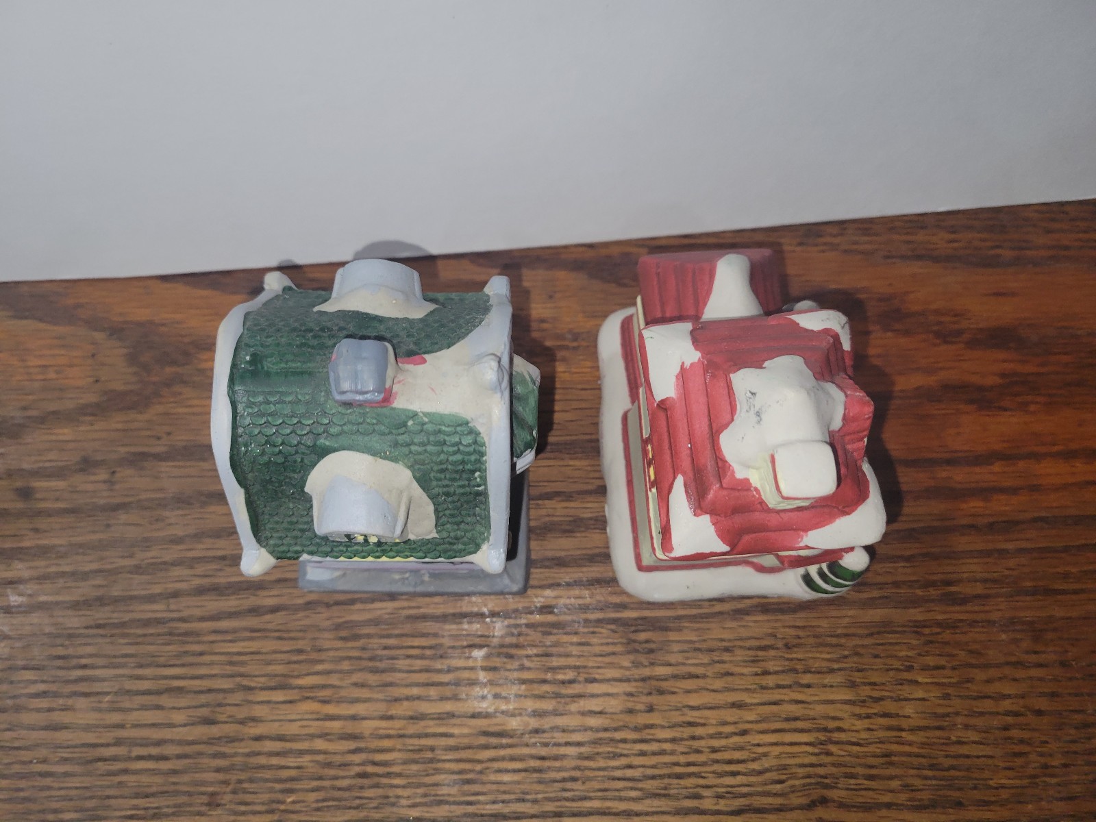 Walmart (2003) Toy Shop & House Building Winter Village approx. 4x4x2.5