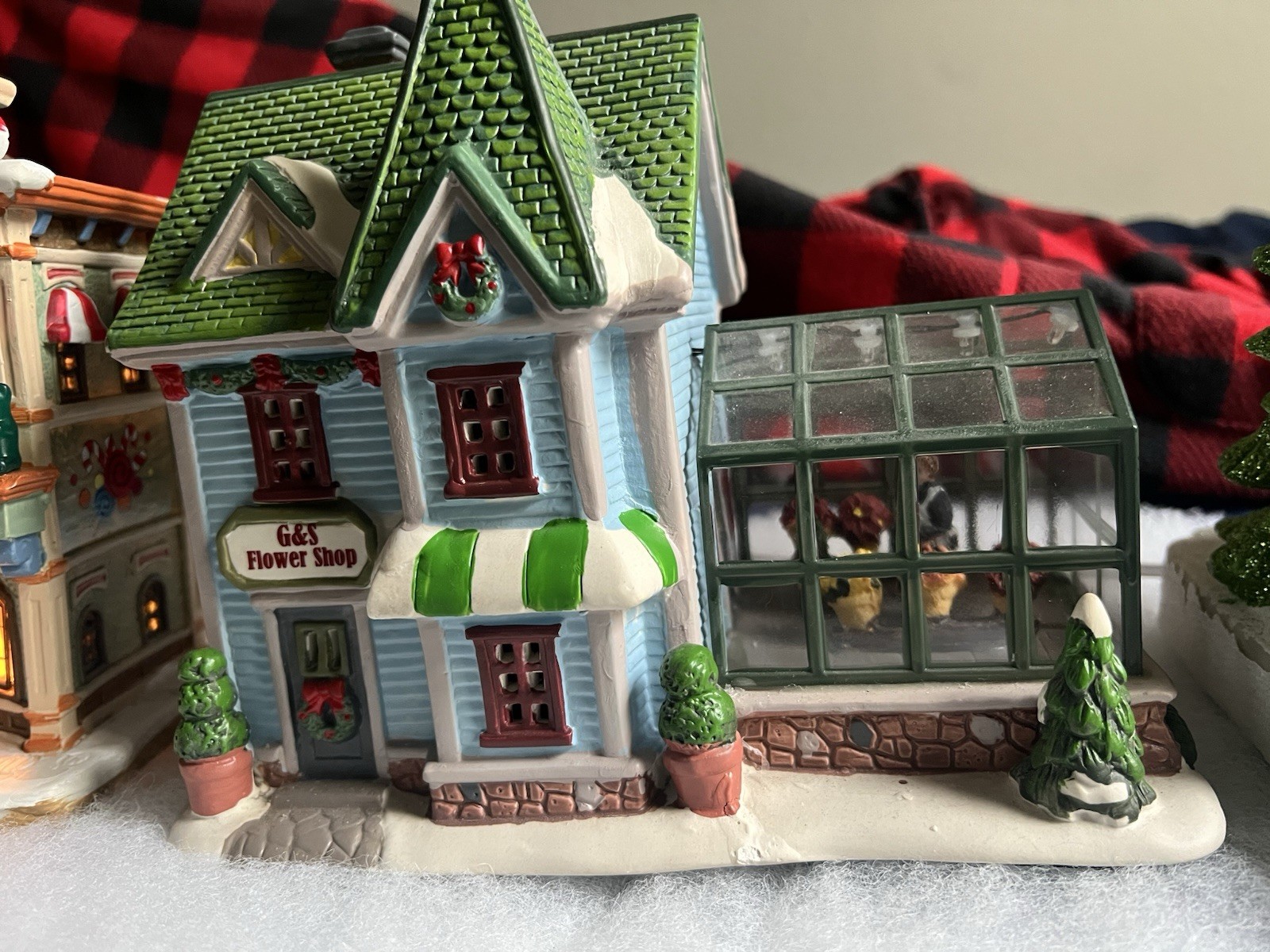Christmas Village Accessories Set 26 Pieces, Approx. 2.5″ Tall