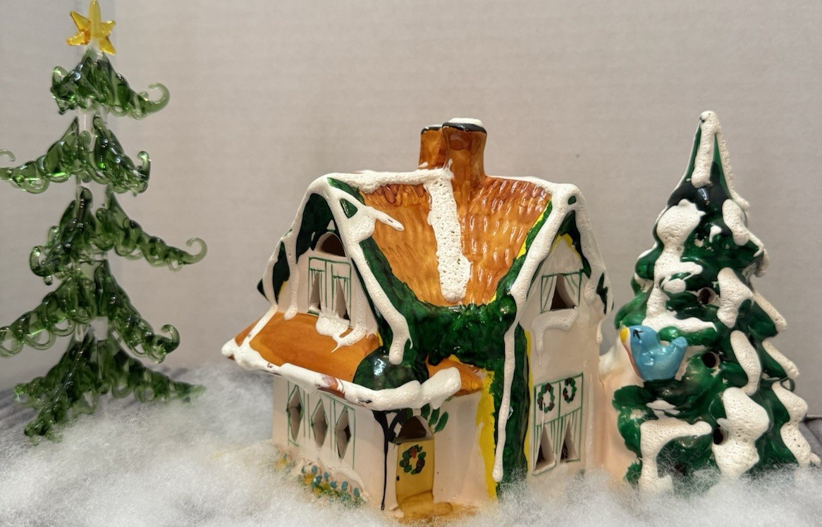 Department 56 Christmas Village Cottage Hand-Painted Holiday Display+Tree(Bonus)