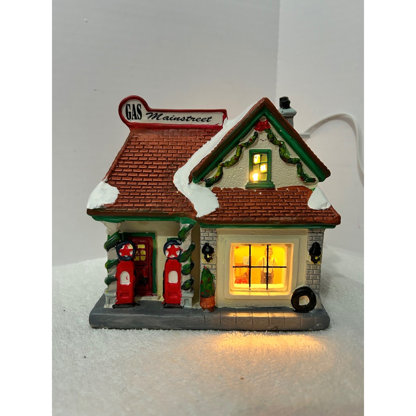 Victorian Traditions Gas Station Mainstreet Illuminated Porcelain Village House