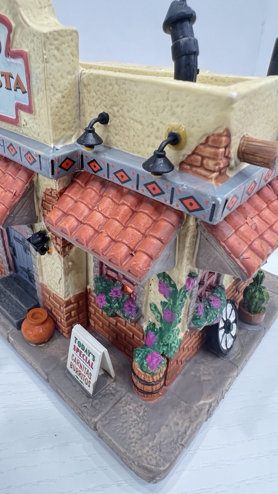 Lemax Holidays And Seasons Taco Shop “Taco Fiesta” 35577 Retired RARE And NEW !