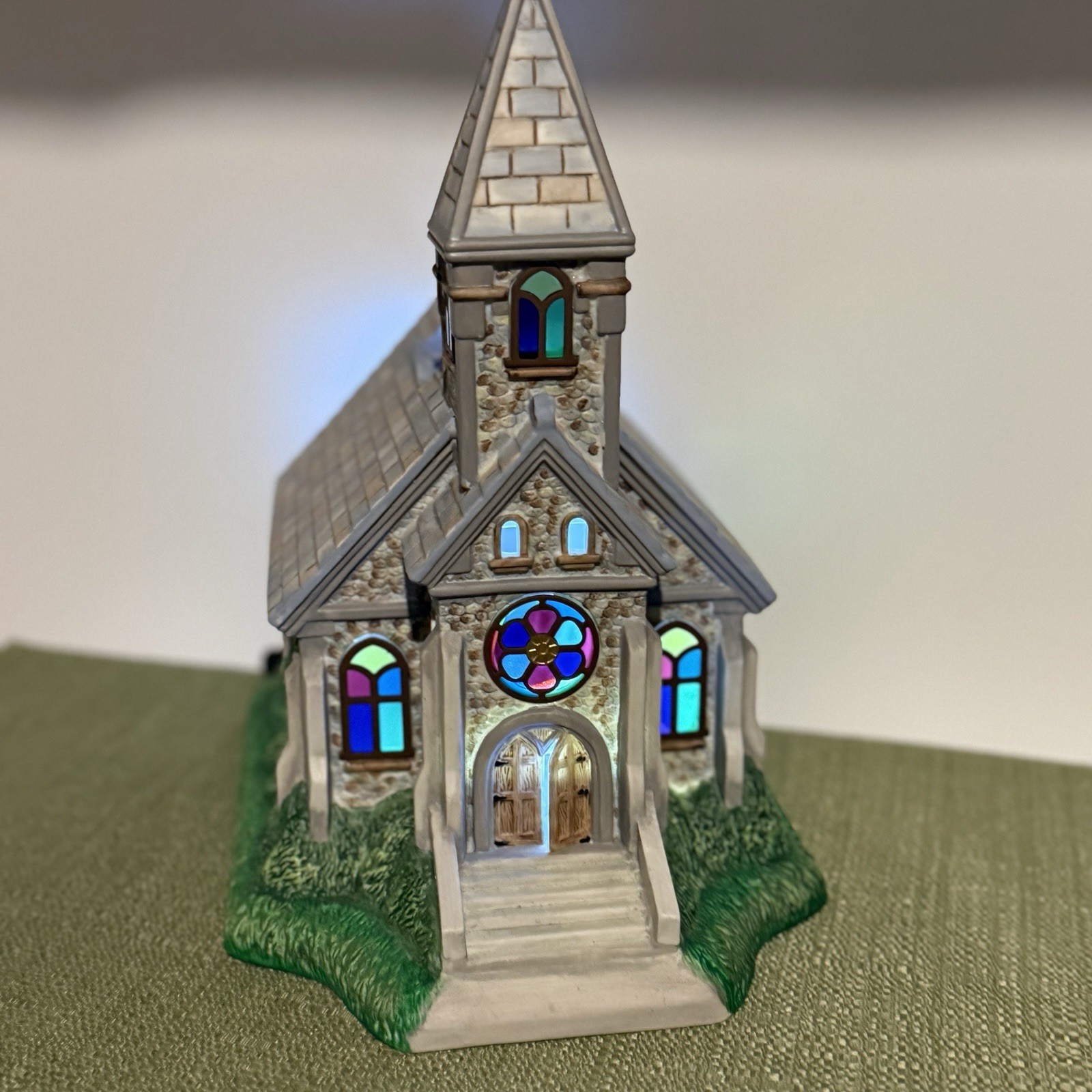 Partylite Exclusive Olde World Village #2 Victorian Church, Tea Light House