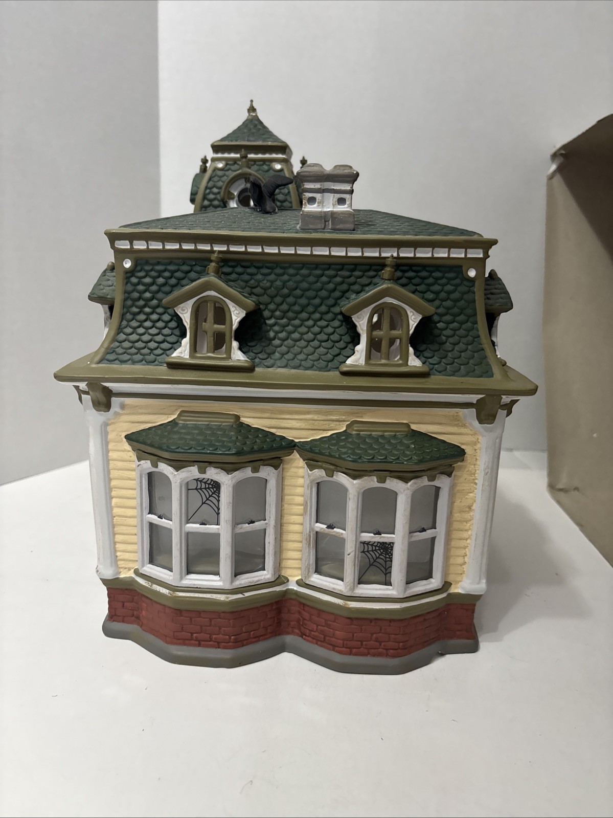 1998 Snow Village Haunted Mansion Projection No Light Works See Pictures Read
