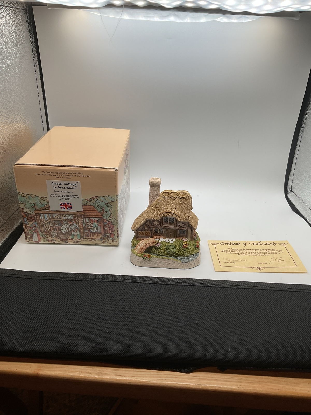 Crystal Cottage – 1993 David Winter – Includes Box & COA