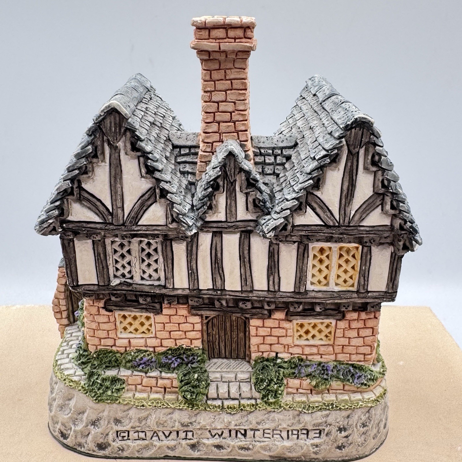 David Winter Cottages The Constabulary with Original Box and COA