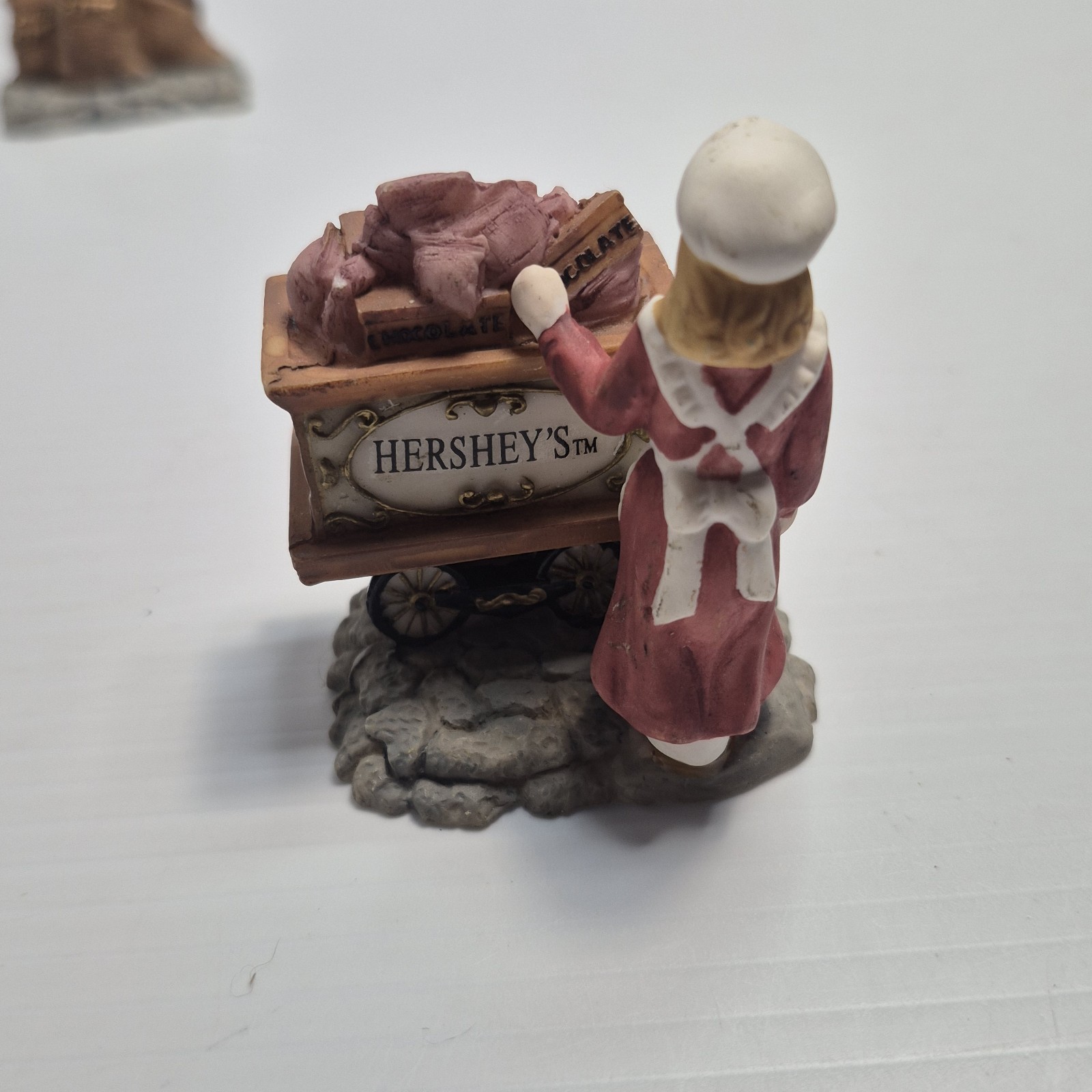 Vtg Hershey’s Holiday Village Set Candy Cart, Cocoa Bean Crates & Man Lot Of 4