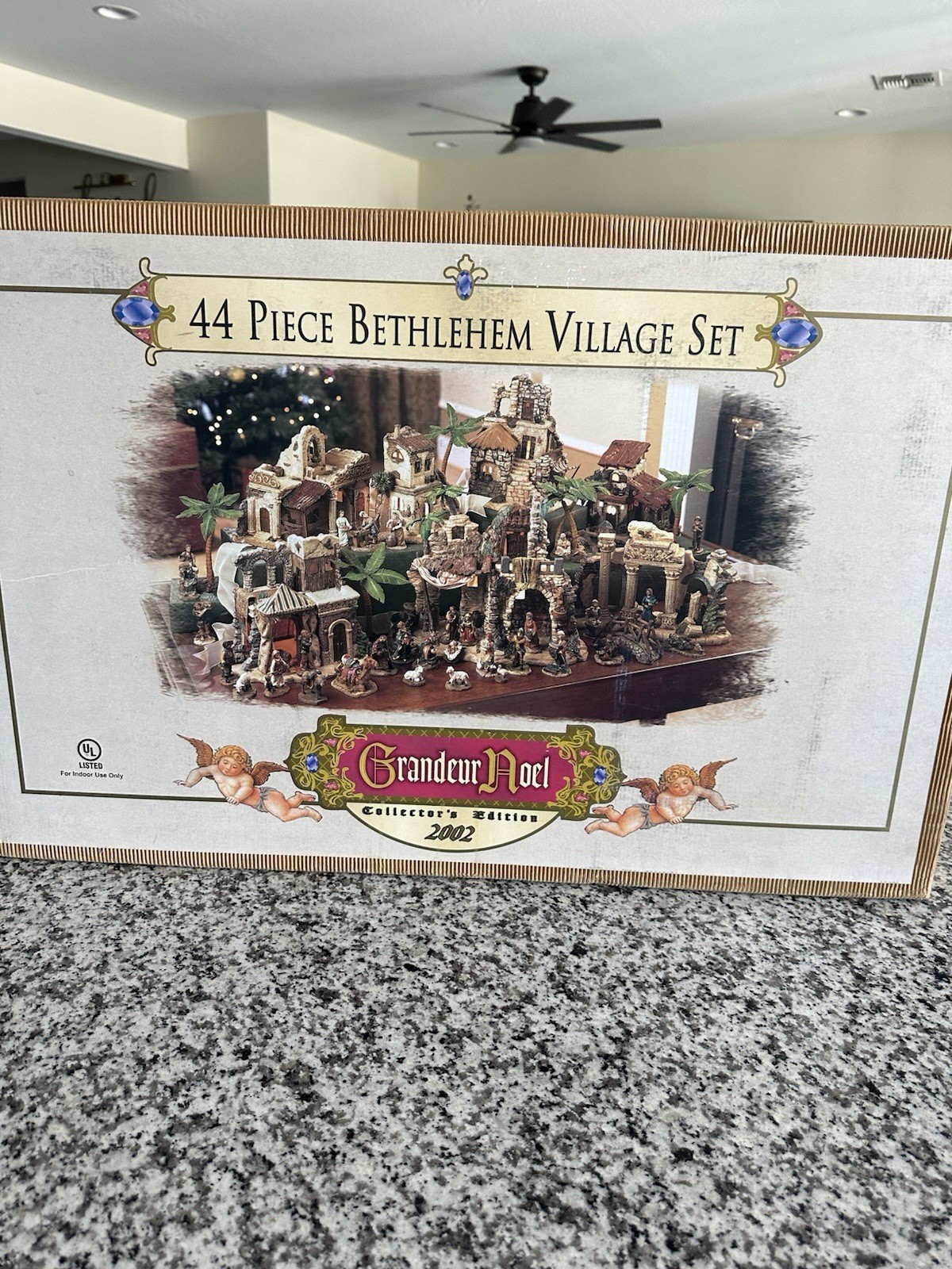 Grandeur Noel Bethlehem Village 44-Piece Porcelain Nativity Set Boxed 2002