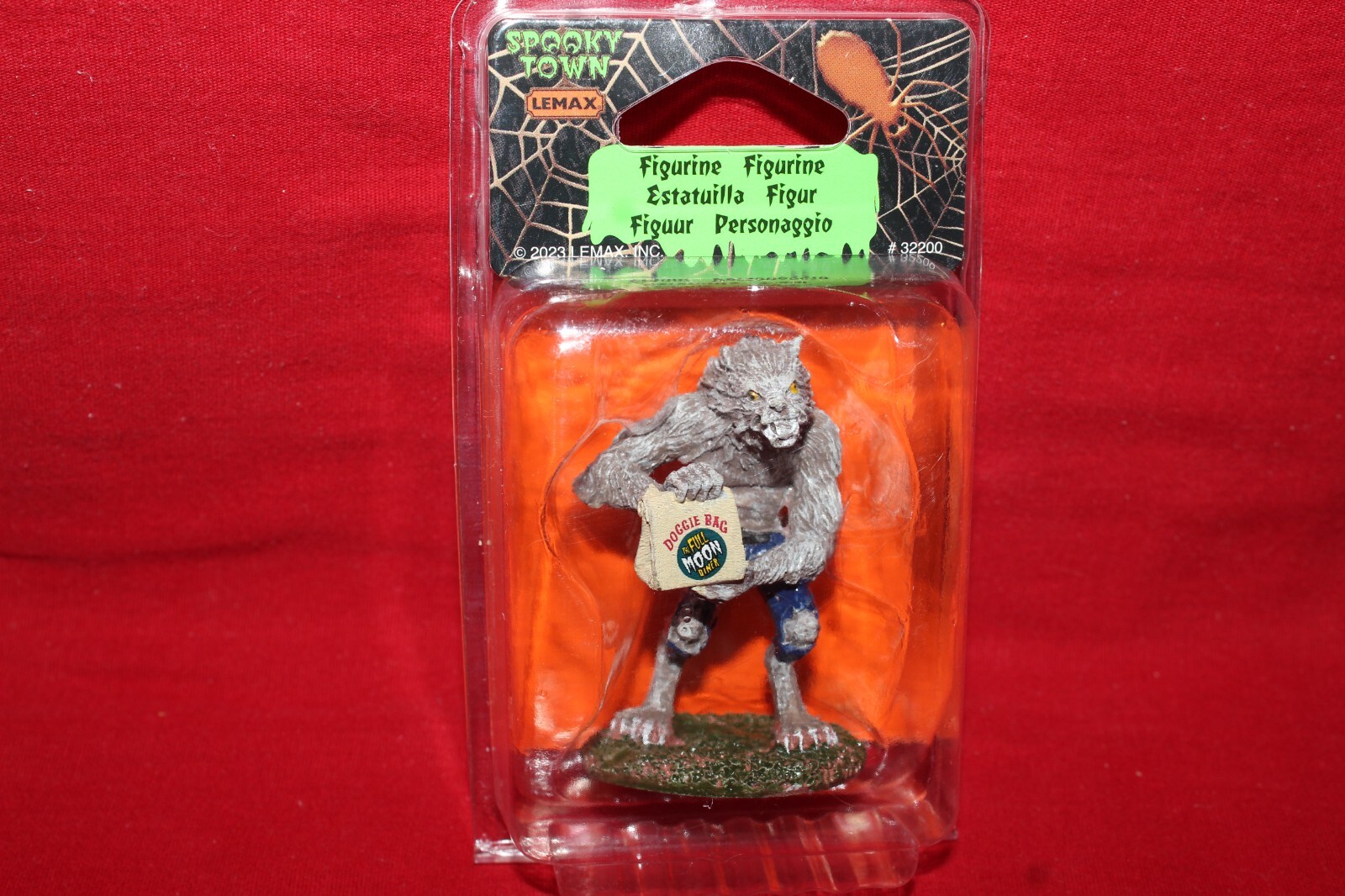 Lemax Spooky Town Wolfie Eats Out Figure Full Moon Diner 32200 NEW! 2023