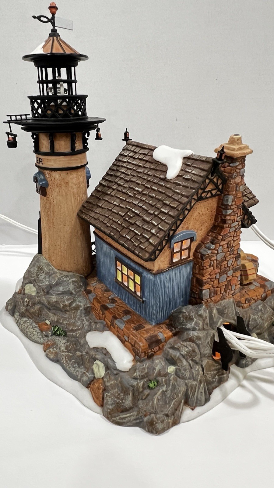 Dept 56 Dickens Village “Lynton Point Tower” 58315 Retired 1998 Excellent !