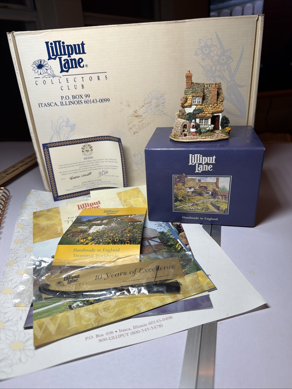 Lilliput Lane 1998-99 Collectors Club “Kiln Cottage” With Box And Deed