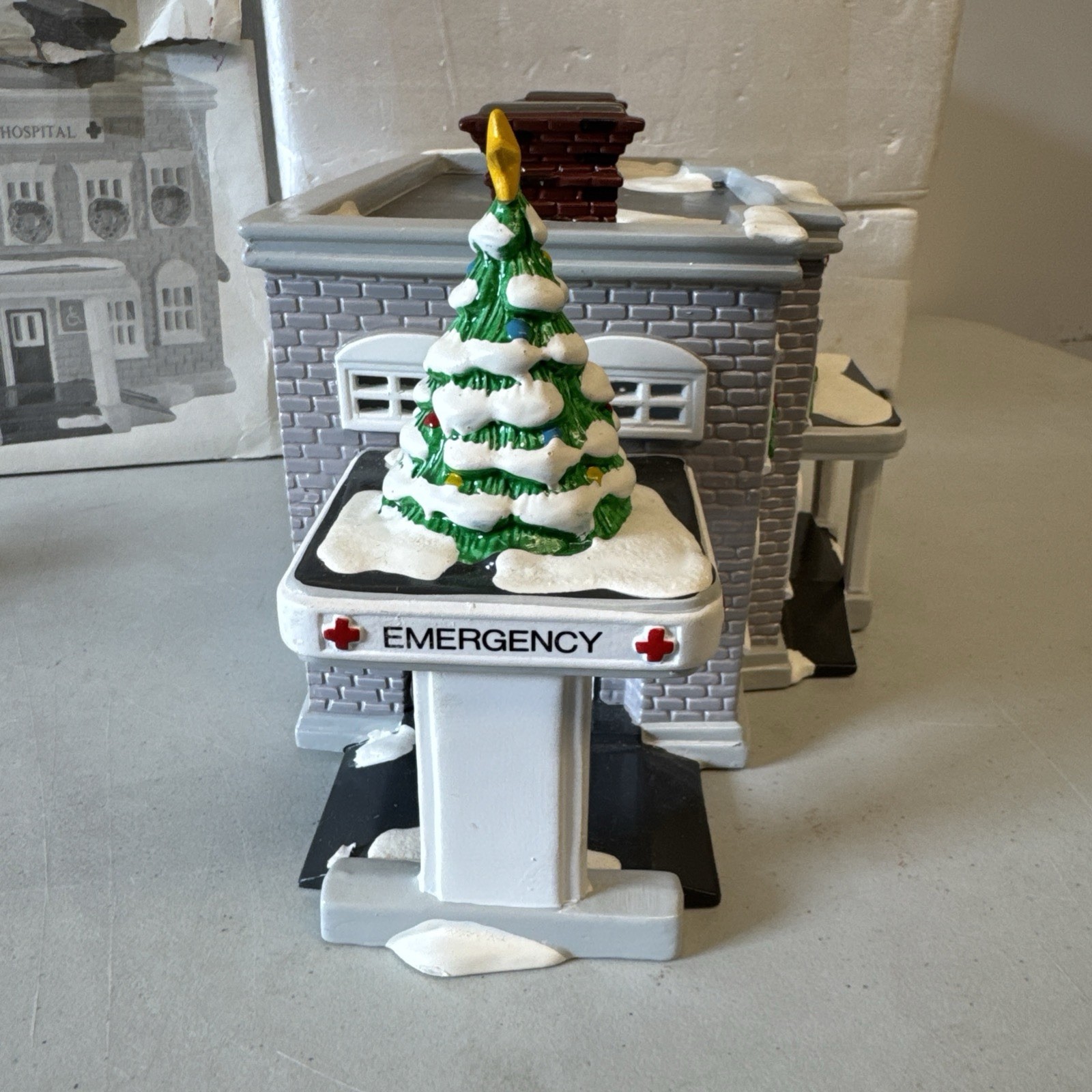 Department 56 Snow Village Snowy Hills Hospital 5448-8 RETIRED