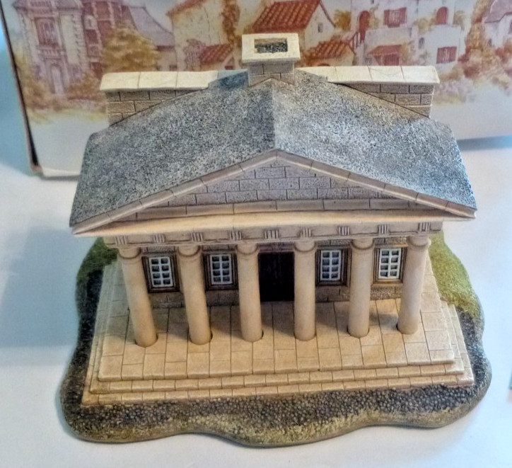 Lilliput Lane English Country Estates Temple of Piety Royal Collection w/box