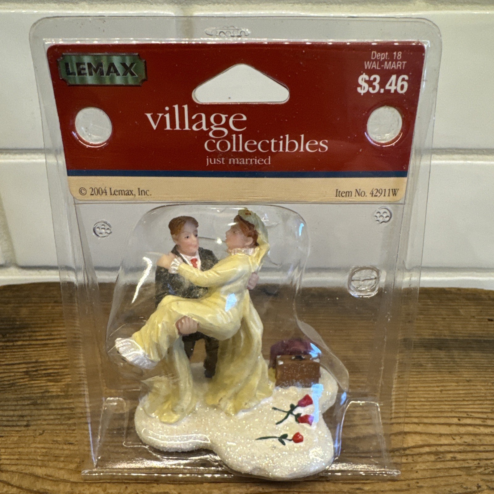 Lemax Xmas Just Married 42911 Released 2004 Christmas Village