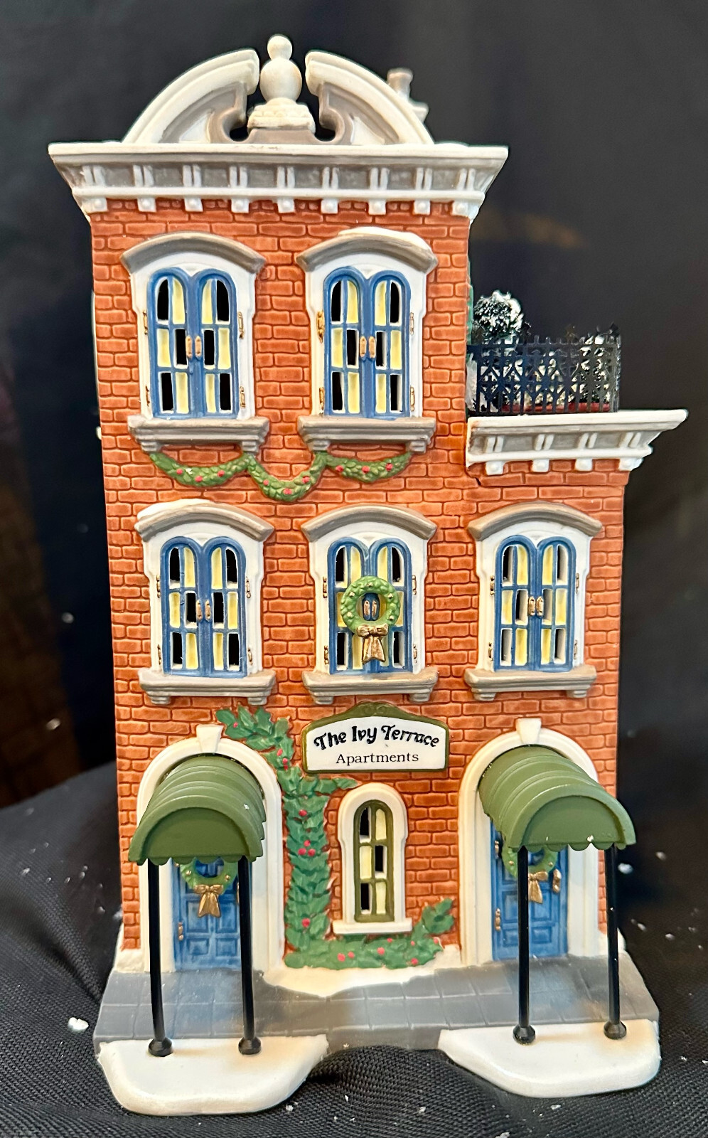 Department 56 Christmas IN The City Ivy Terrace Apartments 5887-4