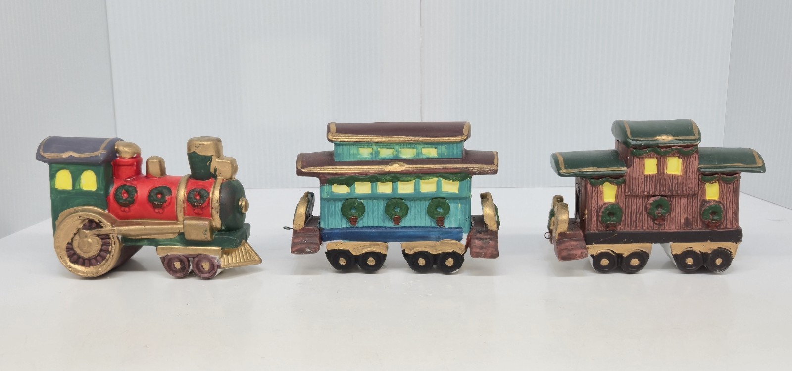 Memories Collection Christmas Train 3pc Set Porcelain w Box Village Accessories