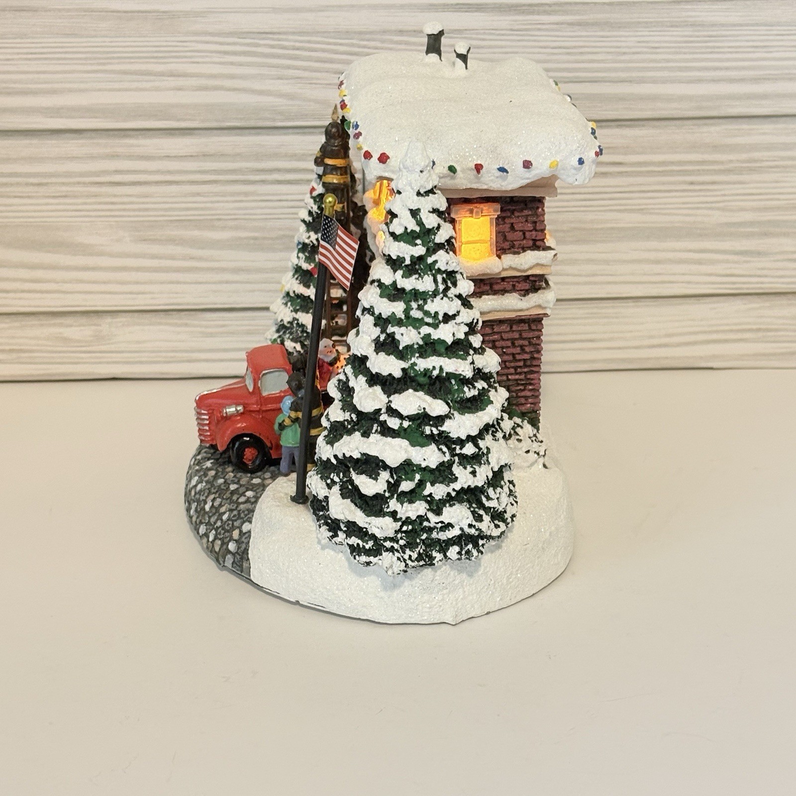Thomas Kinkade 2019 “A First Responder’s Christmas” Lighted Fire Station Resin