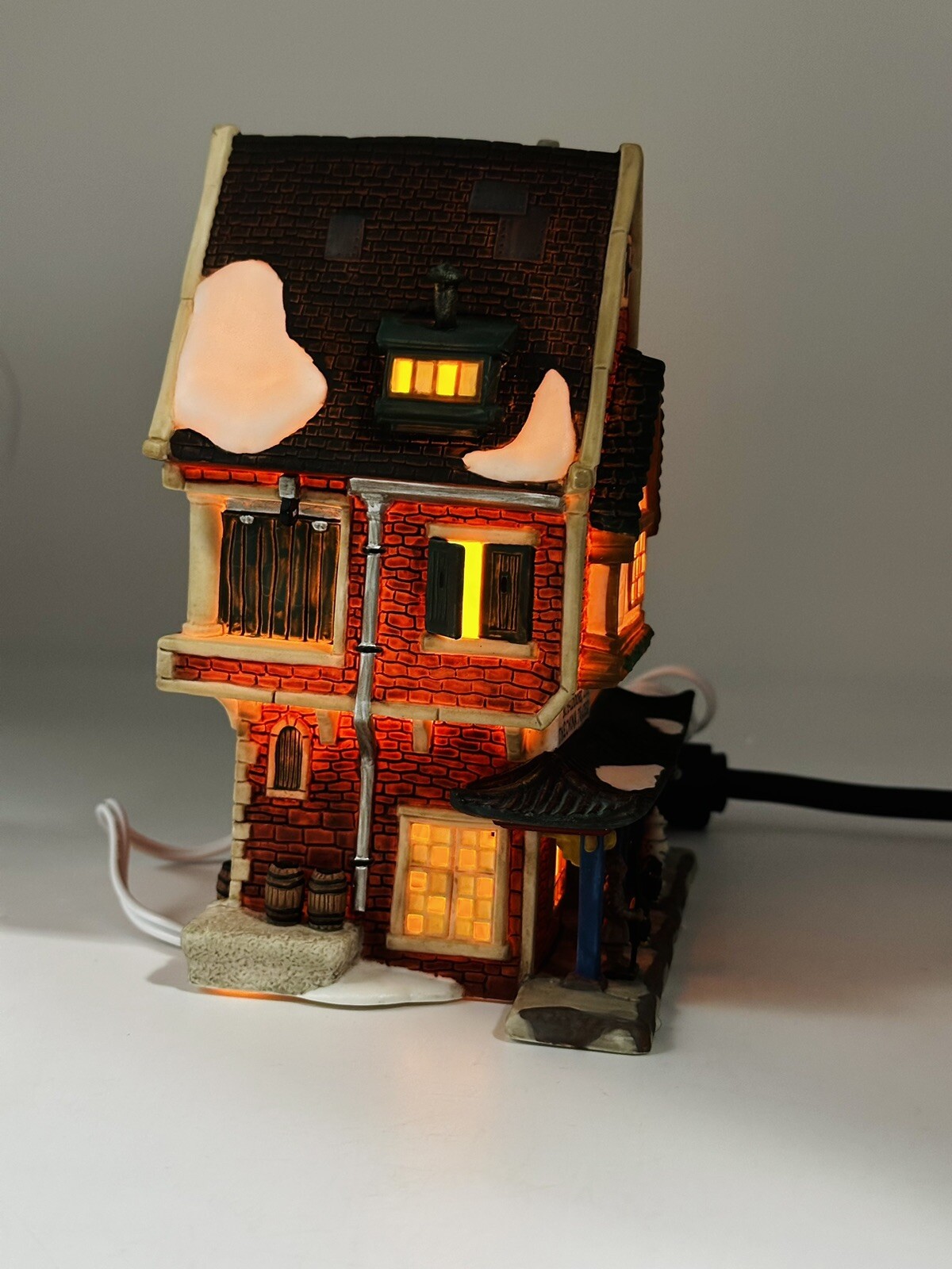 Dept 56 The China Trader 58447 Dickens Village Series 1999