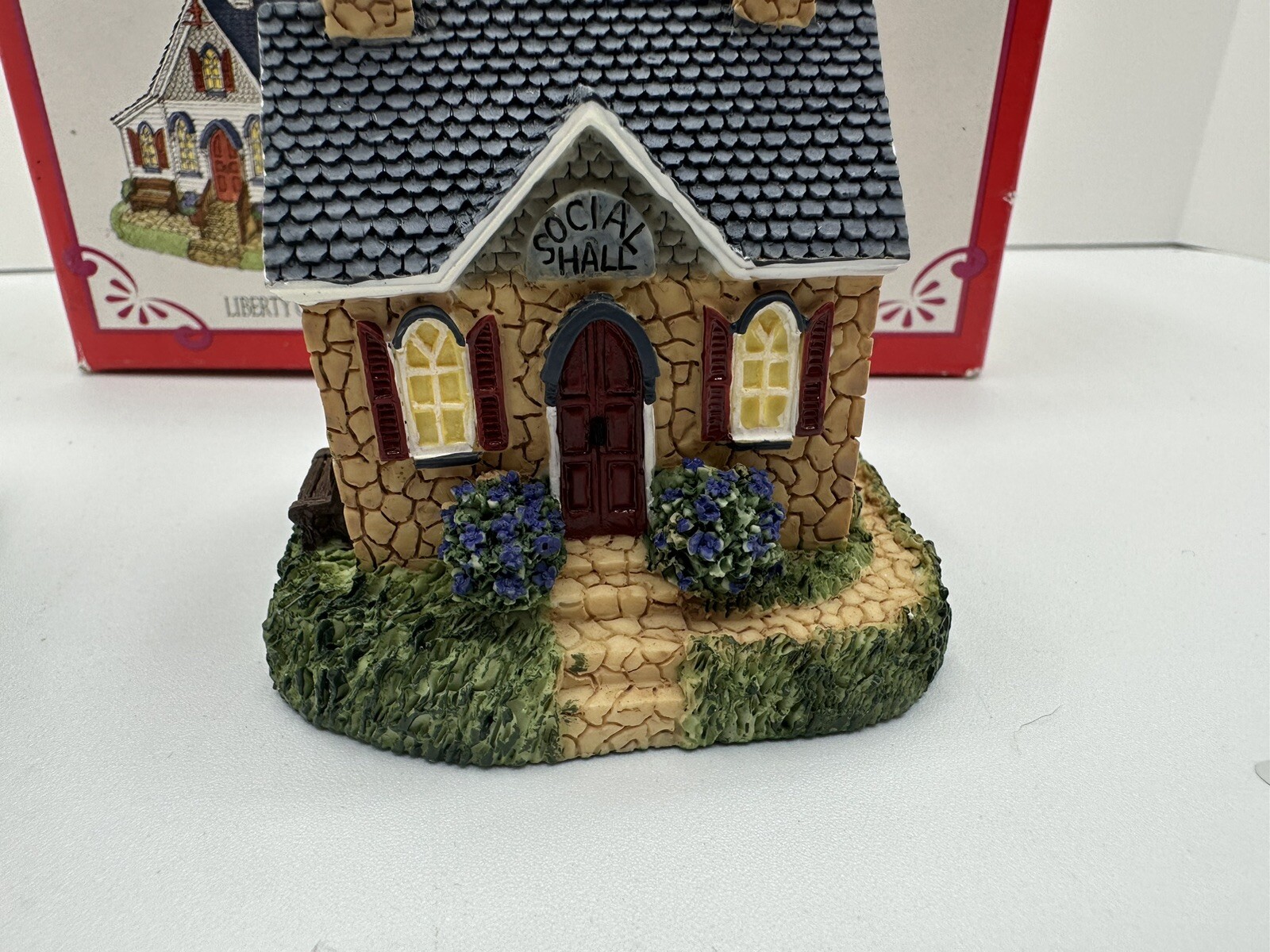 Liberty Falls 1999 Liberty Church & Social Hall Americana Christmas Village HSE9