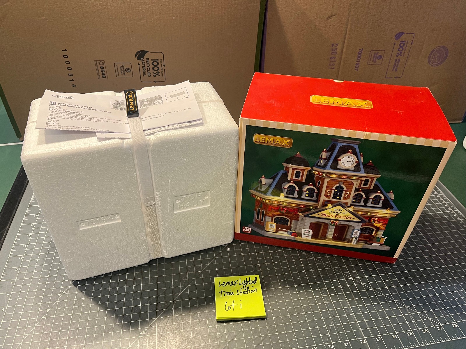 Lemax Main Terminal Train Station LIGHTED Christmas Village 75194 w/Box NICE!
