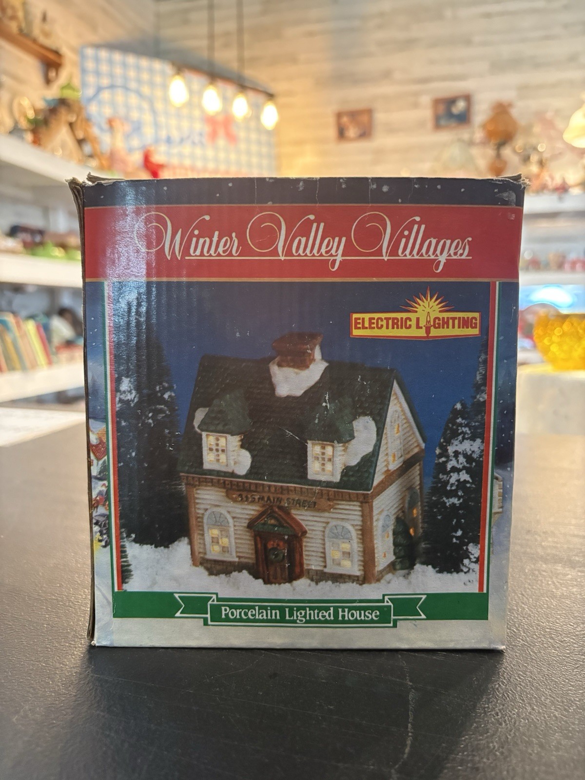 Winter Valley Villages 319 Main Street Porcelain Lighted House w/ Box