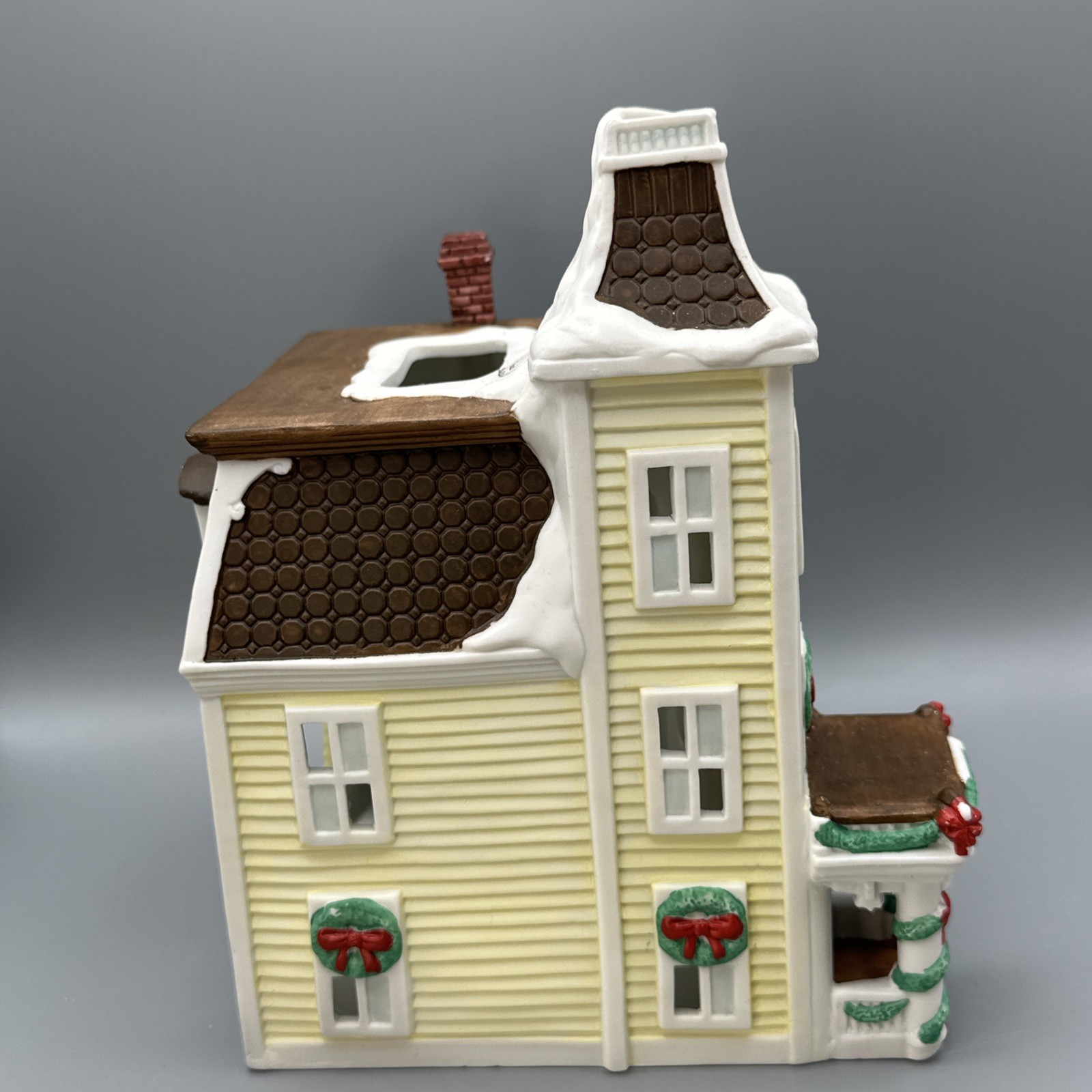 Claire Burke Christmas Memories Porcelain Incense House Vintage 1987 SEE 1313