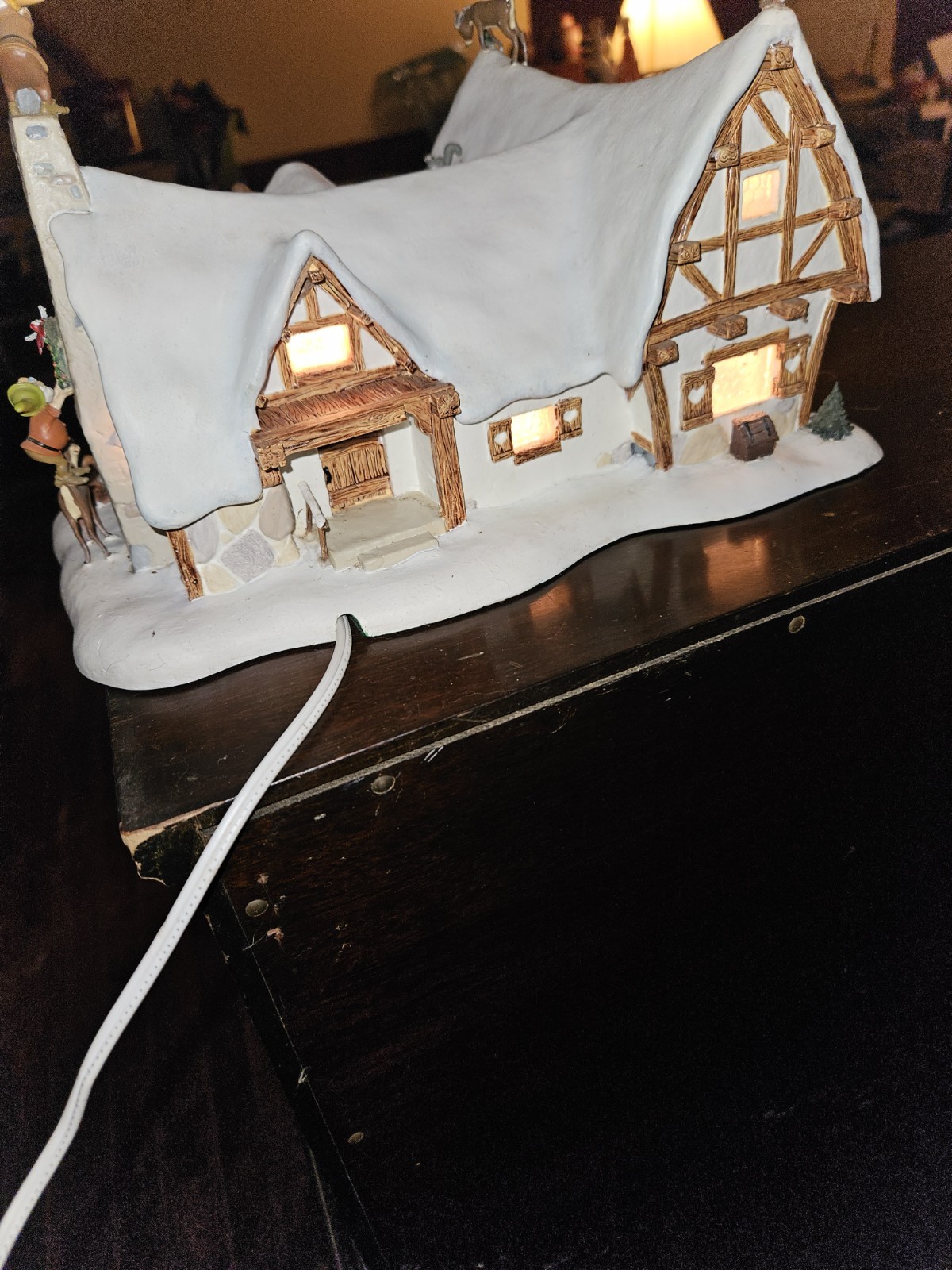Vintage 1992 disney snow white & the 7 dwarfs Christmas cottage