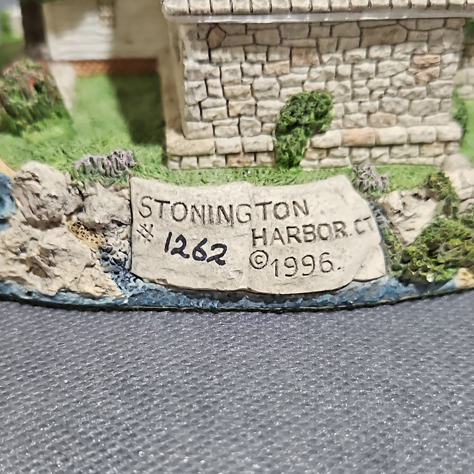Harbour Lights Stonington Harbor Connecticut #502 Nautical Resin Lighthouse 1996