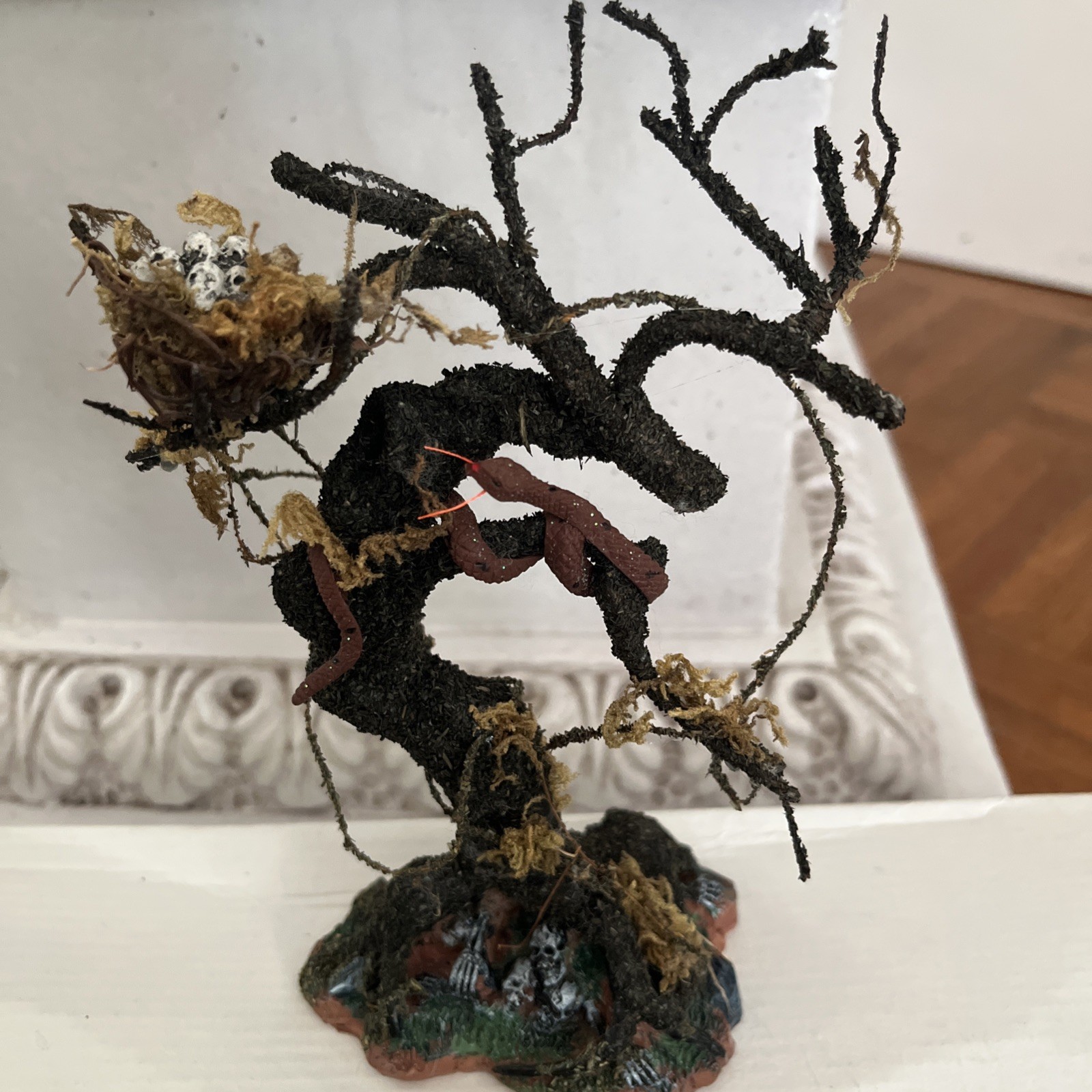 LEMAX Spooky Town – Serpent’s Lair Tree 2009 93737