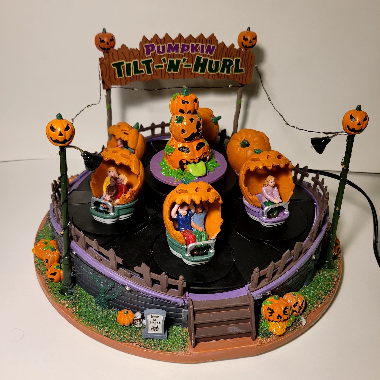 Lemax Spooky Town Pumpkin Tilt-n-Hurl, Lights And Sound