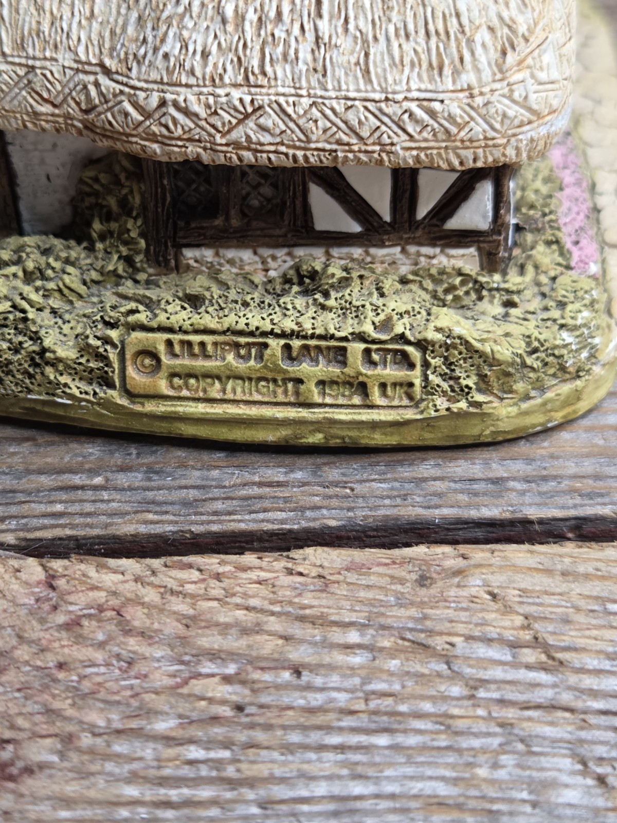 Lilliput Lane Cottages “April Cottage” Signed 1984 Unboxed