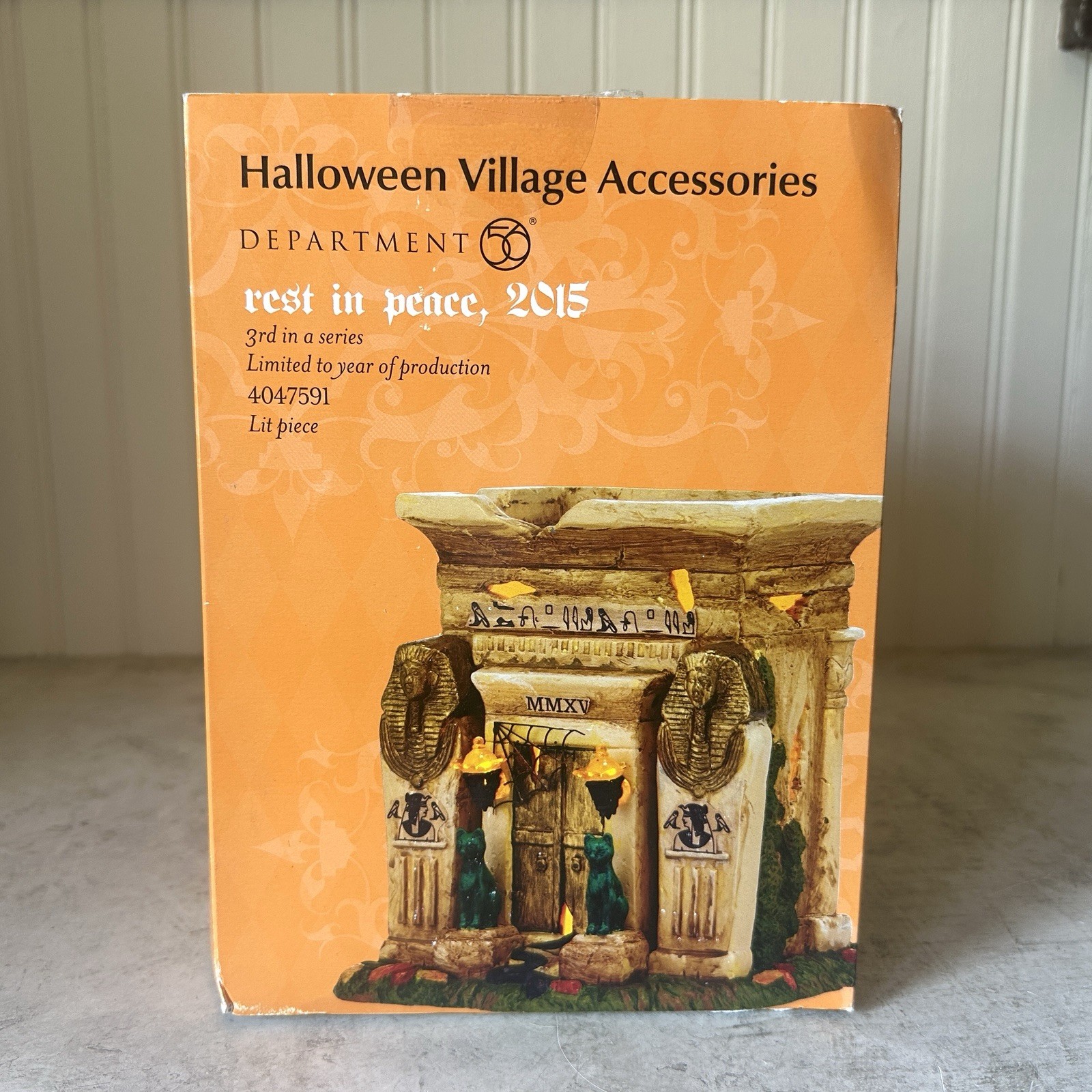 Department 56 Rest In Peace 2015 Crypt #4047591 Lit Halloween Village w Box EUC