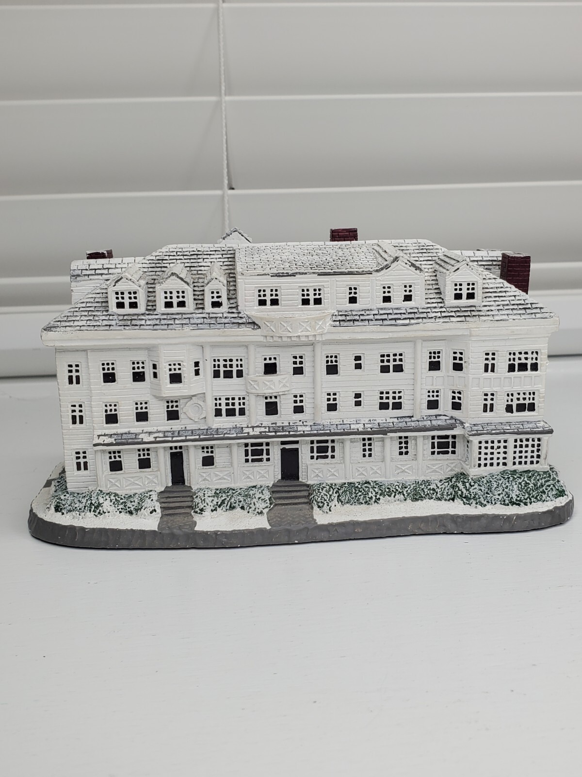 Norman Rockwell The Red Lion Inn Miniature Building Main Street 1991 Vintage