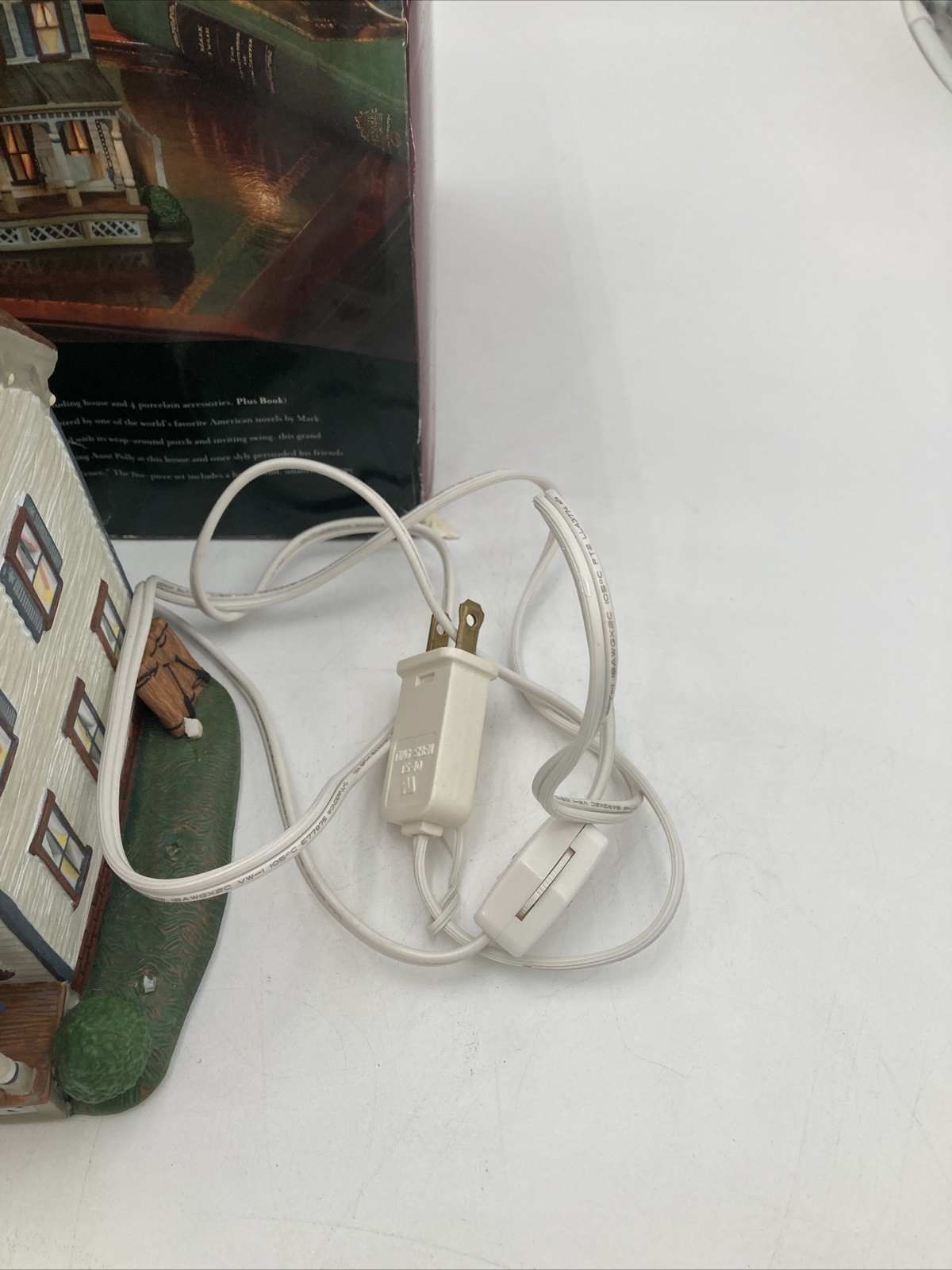 Dept 56 Literary Classics The Adventures of Tom Sawyer Aunt Polly’s House 58600