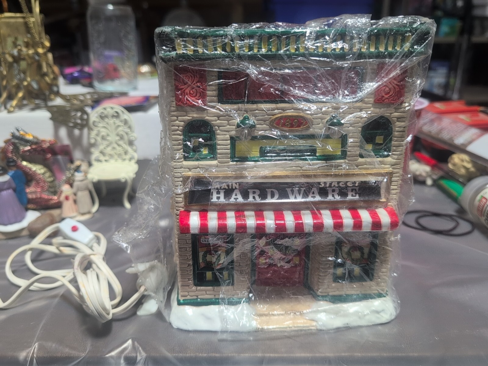 Christmas Valley Mainstreet Collection Illuminated Hardware Store 1992