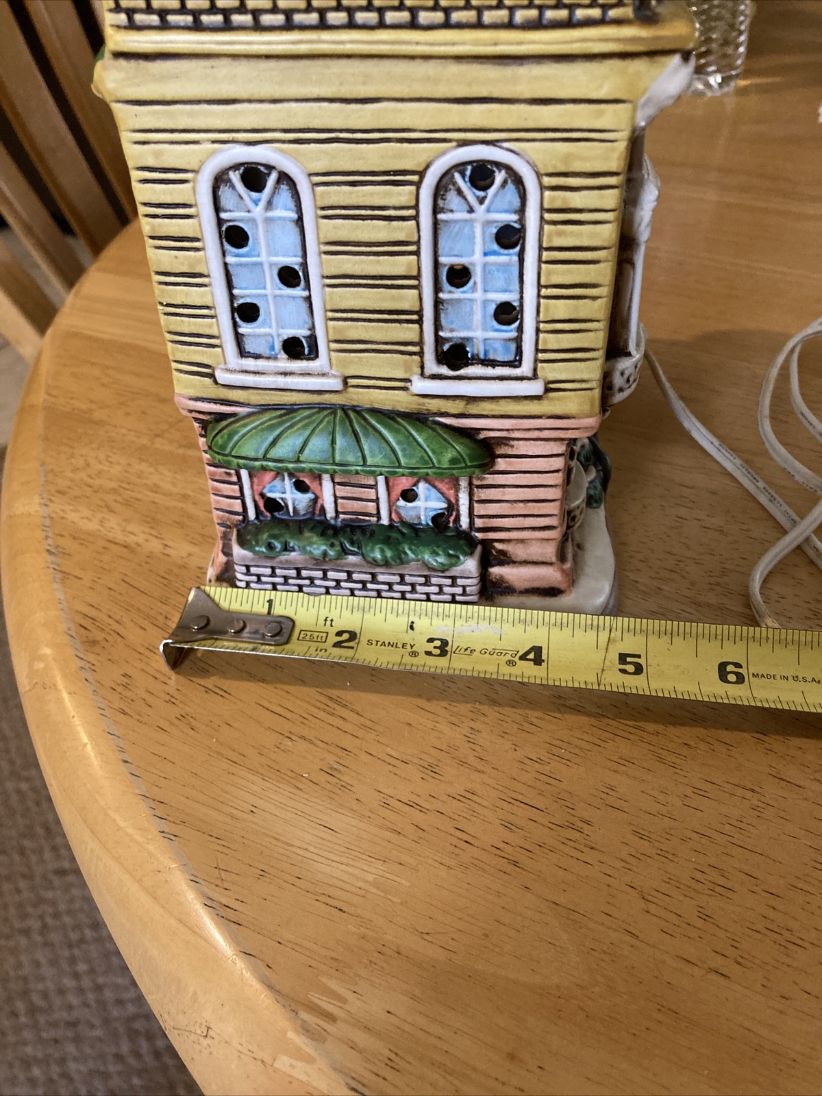 Lefton 1987 The Ritz Hotel #06341 Colonial Village Byron Wood Hand Painted