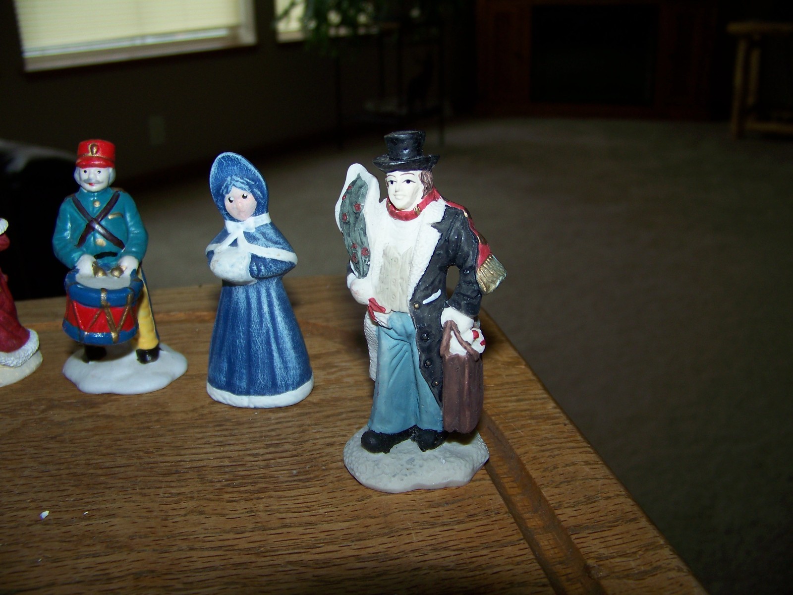 Lot of 6 Christmas Village Accessories Santa & Town’s People Vintage Nice