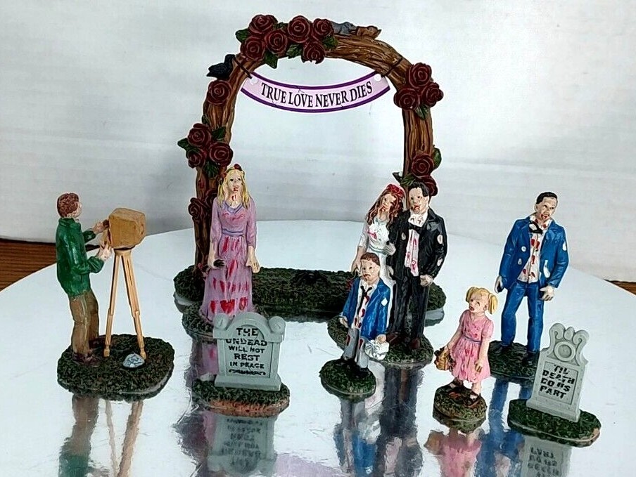 Lemax Spooky Town 2022 #23587 Zombie Wedding Party Table Top Figures NIB