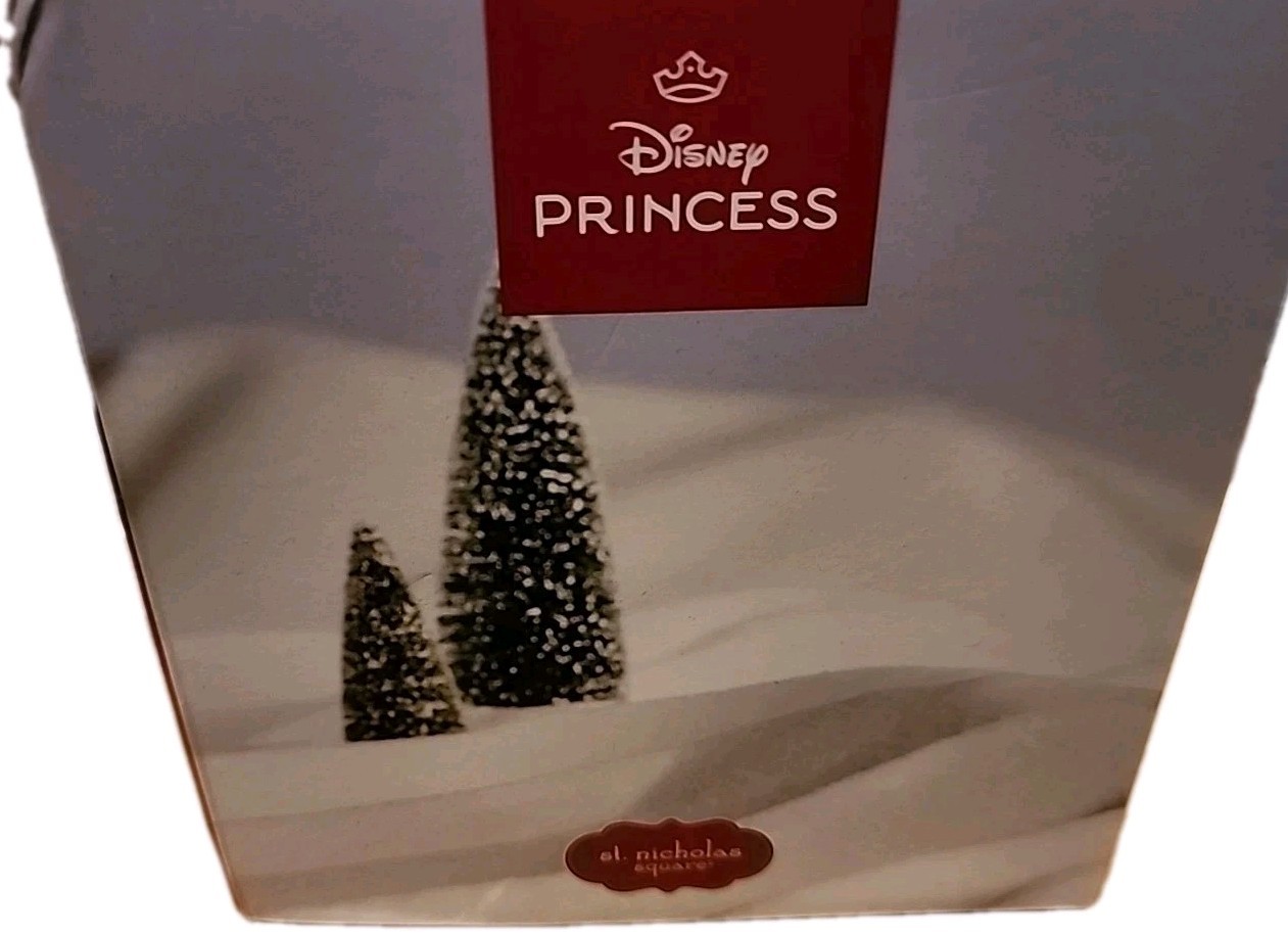St. Nicholas Square Village Disney Princess Snow White Well Hand-Painted NIB