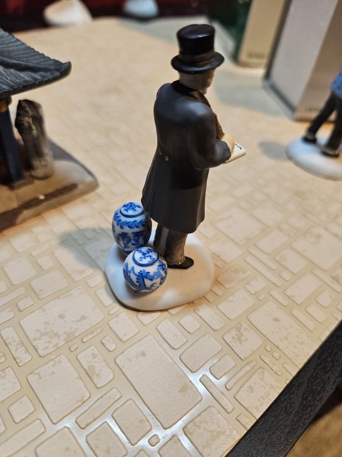 Dept 56 Dickens Village the China Trader 56.58447 With Fine Asian Antiques 58462